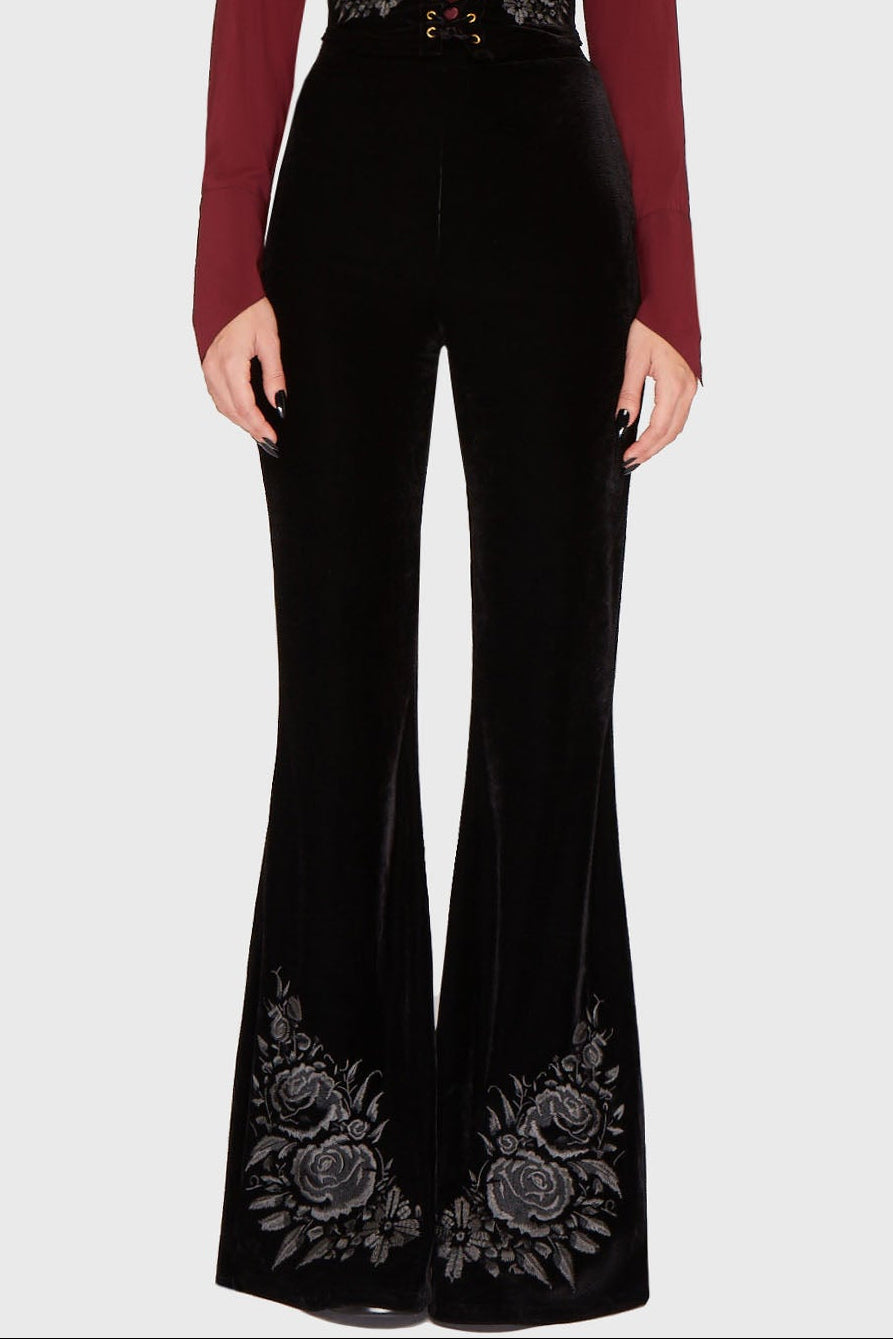 A Devil's Rose Flares [Black]