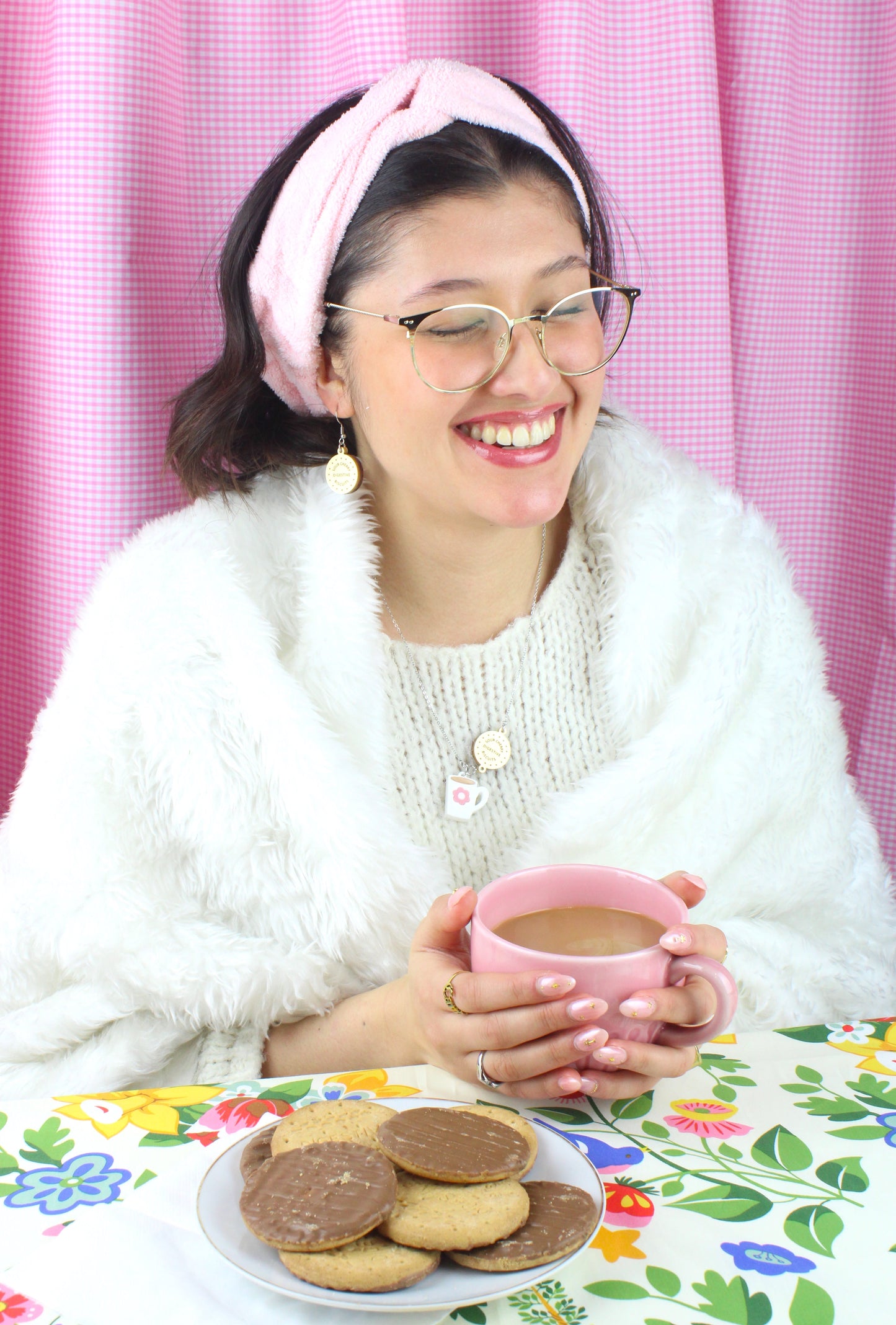 Stick T'Kettle On Necklace