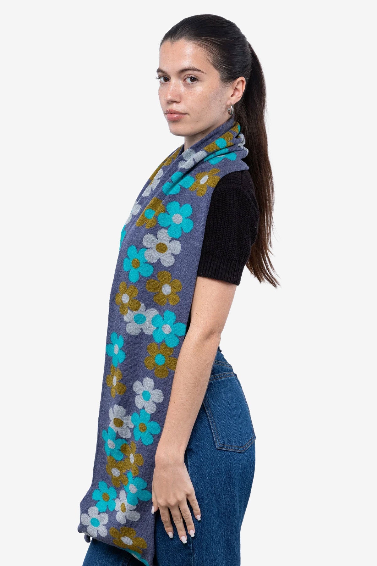 JQSCARF35 - Daisy Vine Scarf