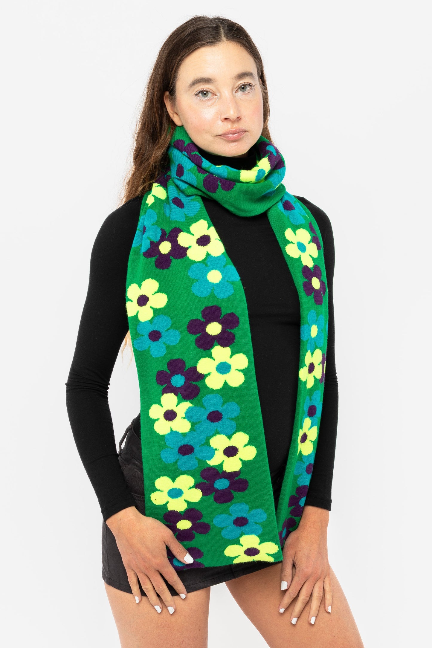 JQSCARF35 - Daisy Vine Scarf