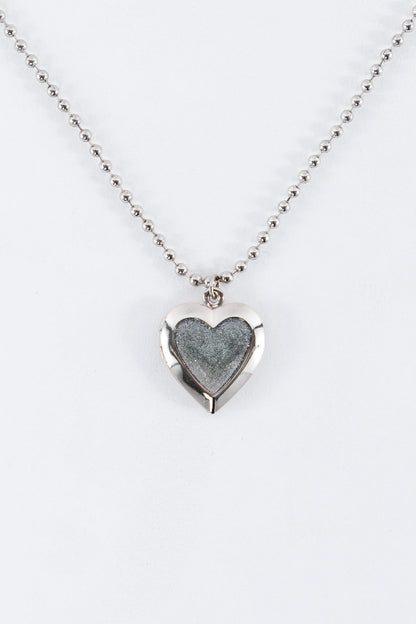 JWLEHL - Enameled Heart Locket