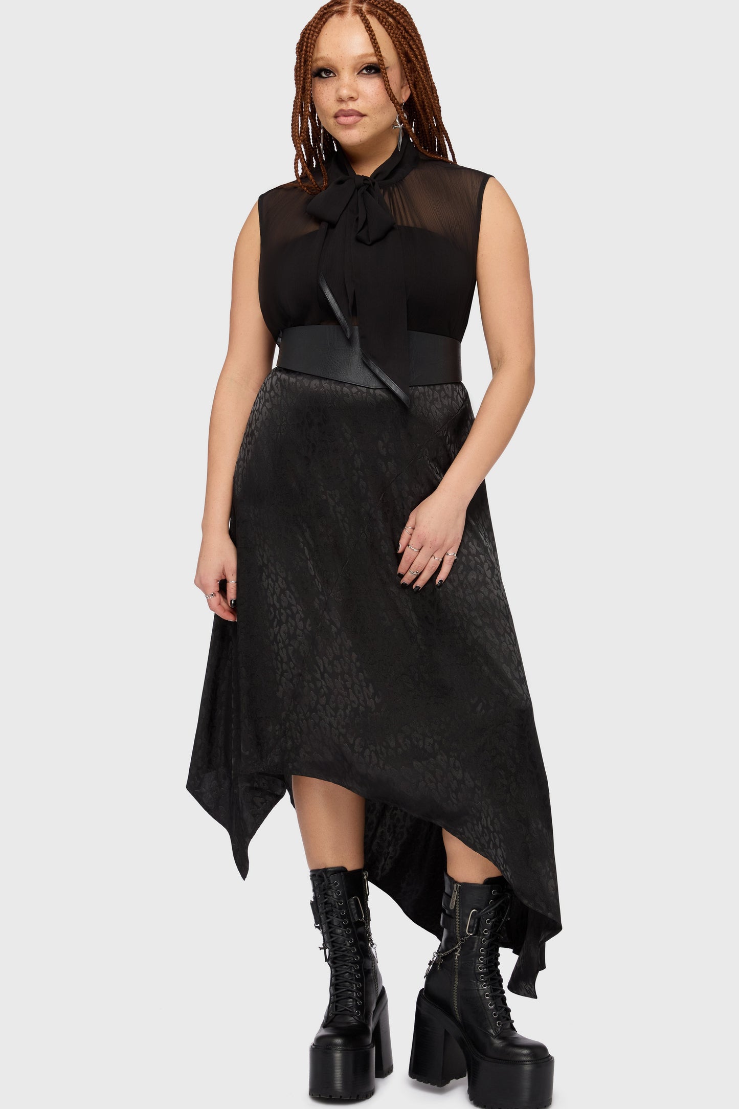 Kihilist Obsidienne Sleeveless Blouse