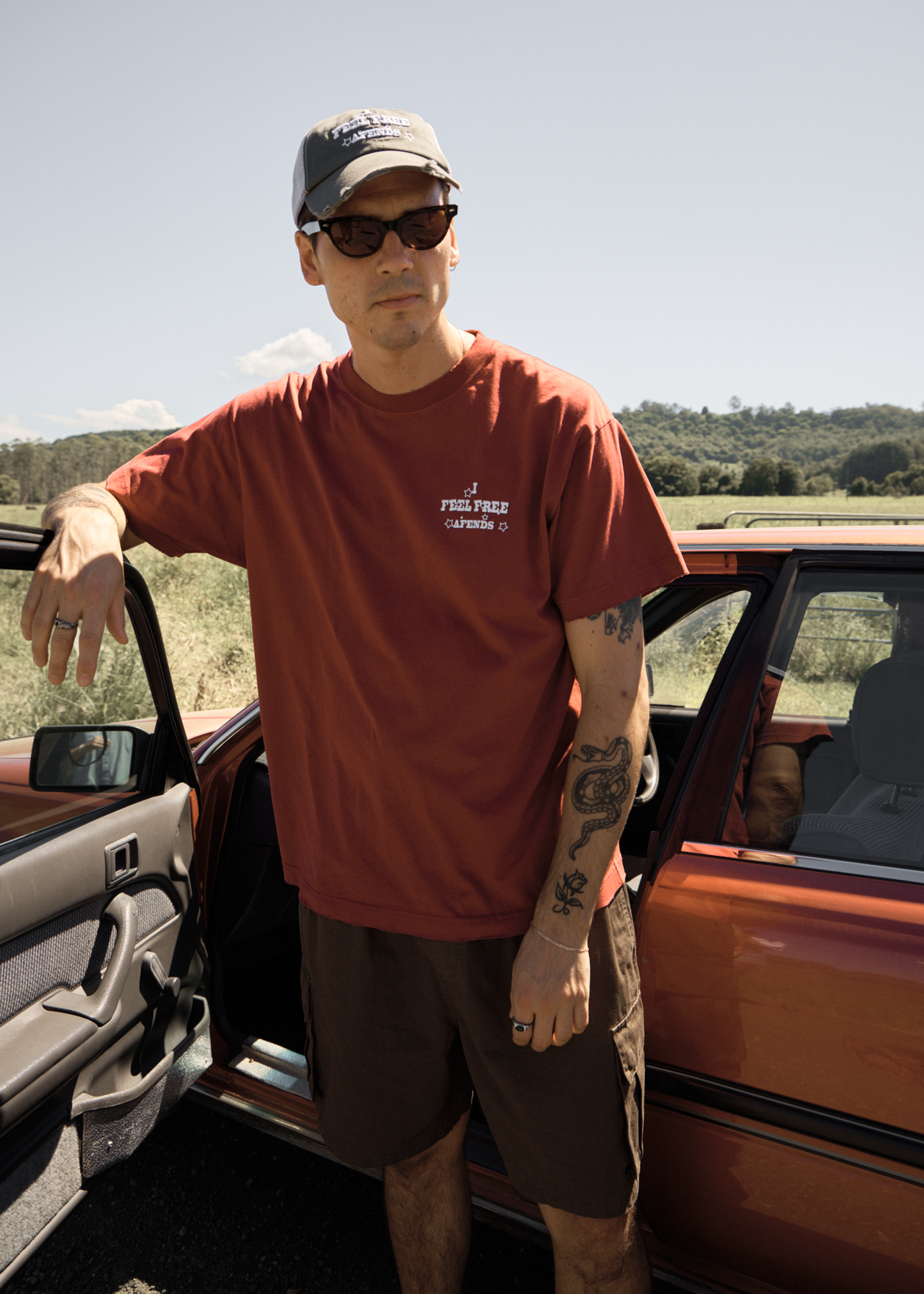AFENDS Mens Ripped Out 98 - Oversized Cargo Short 20" - Coffee