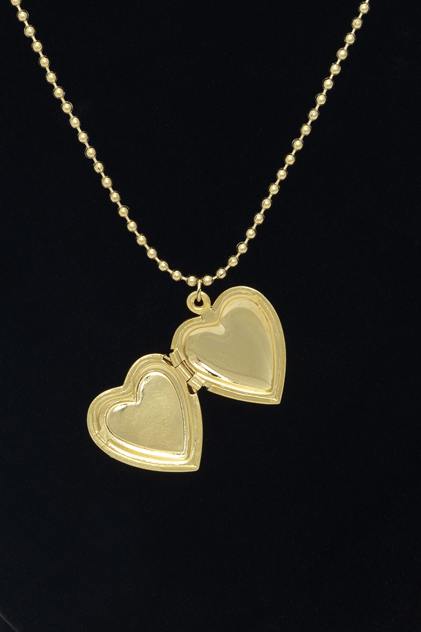 JWLEHL - Enameled Heart Locket