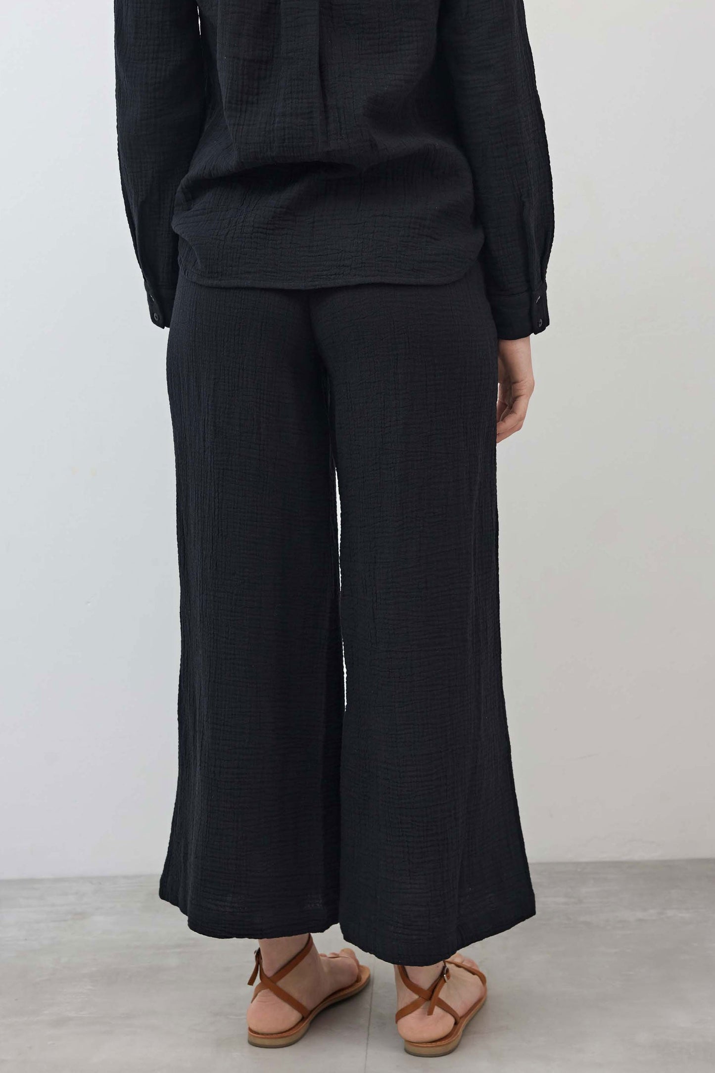 Airy Wide Leg Pants