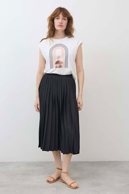 The Graphic Tuck-In Tee