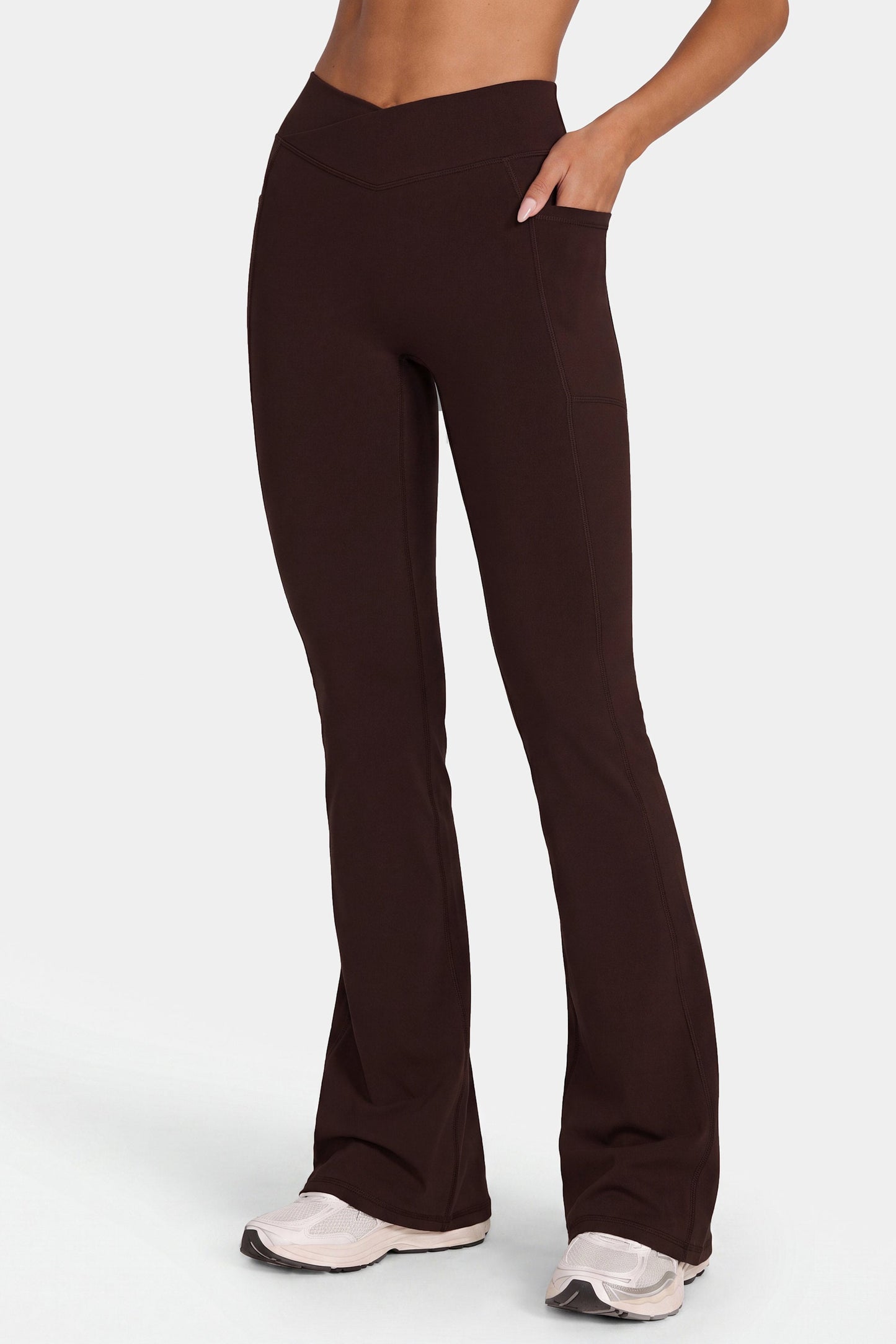 Soft Active V-Waist Flared Leggings in Espresso