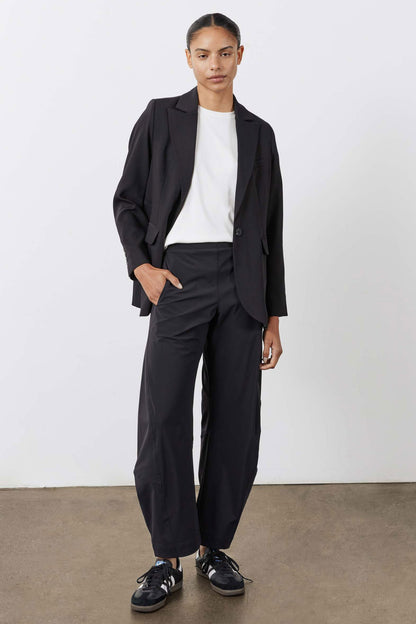 The Petite Classic Blazer That Upgrades You 2.0