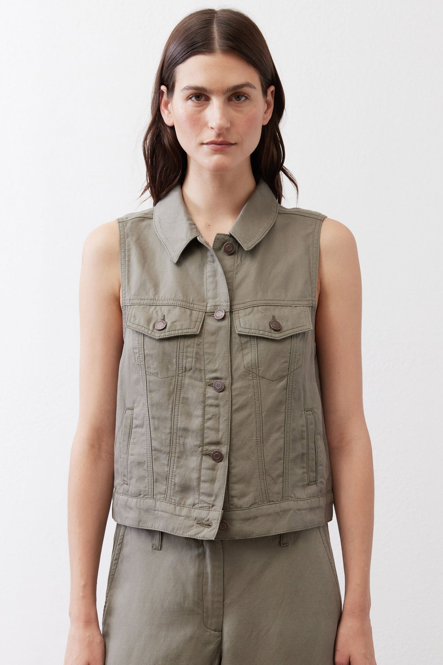 The Cropped Task Vest