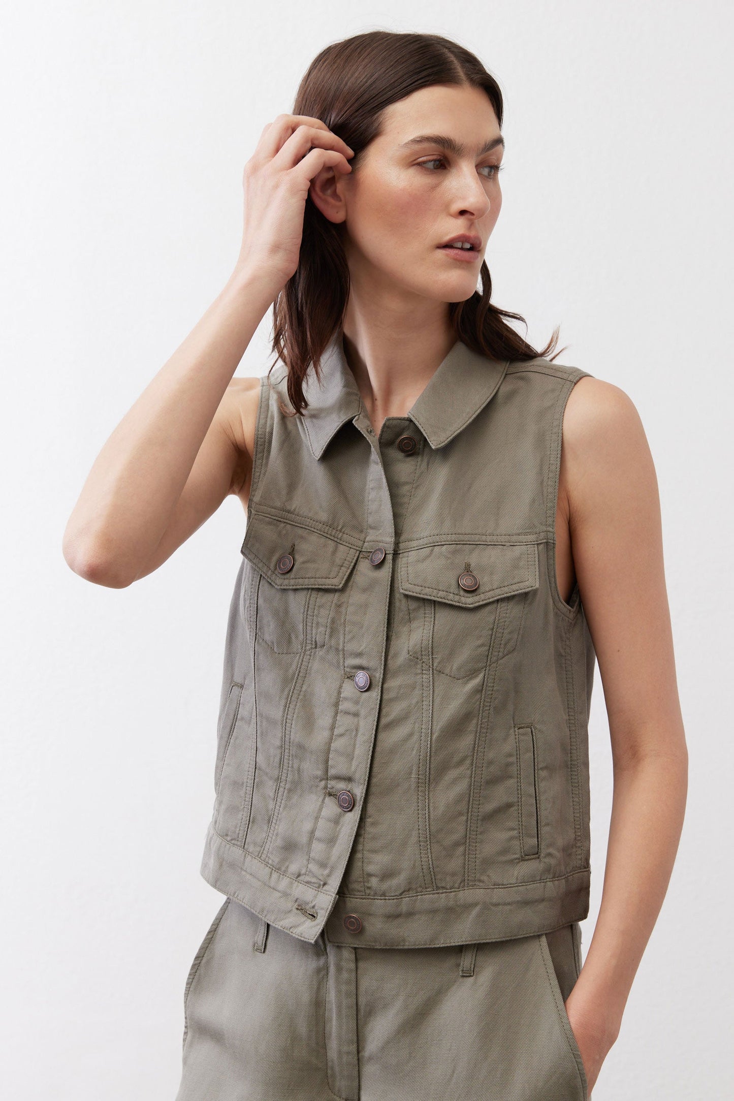 The Cropped Task Vest