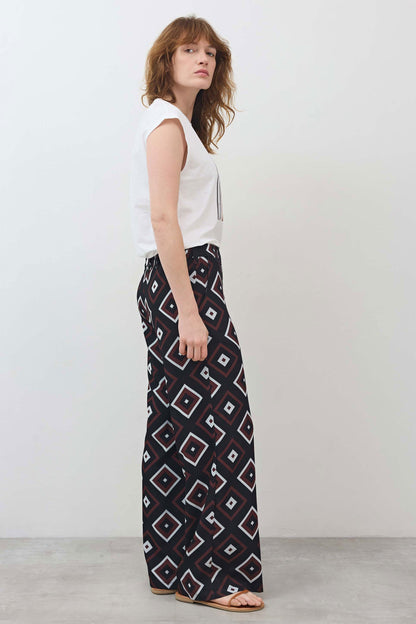 The Graphic Tuck-In Tee