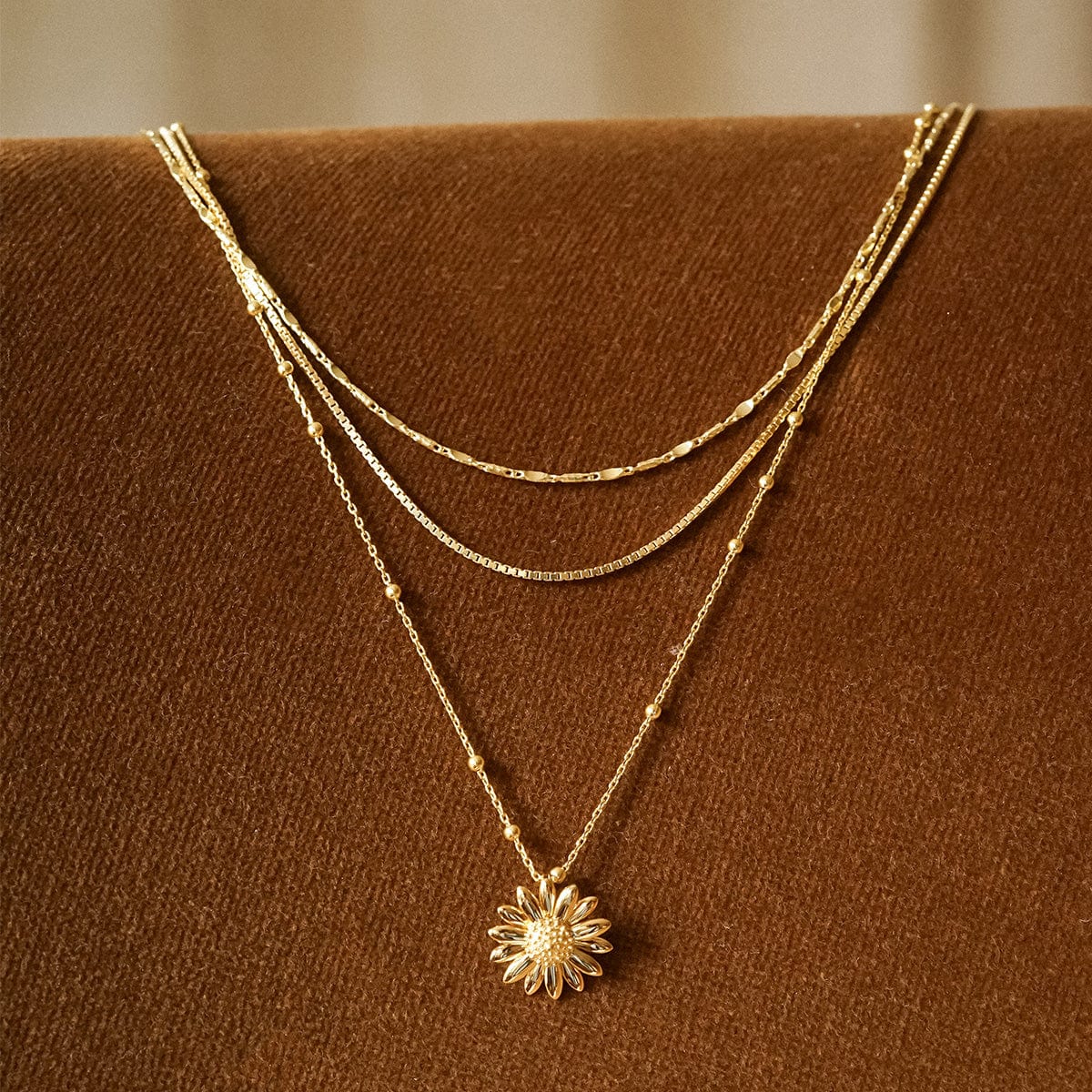 English Daisy Bobble Necklace 18ct Gold Plate