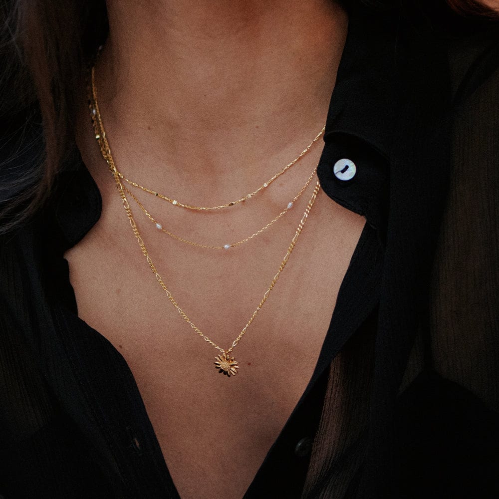 English Daisy Necklace 18ct Gold Plate