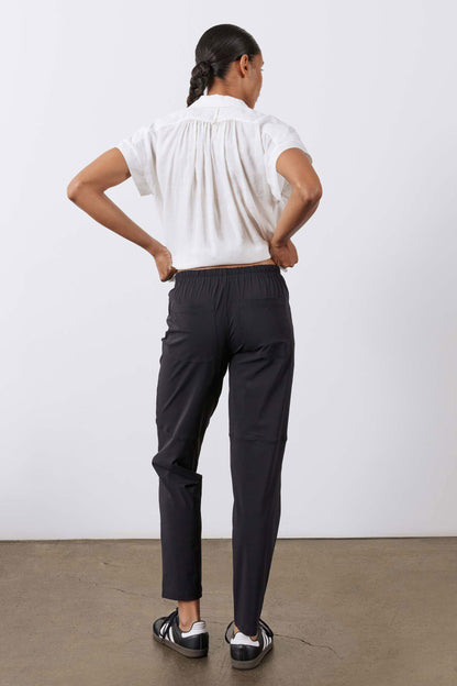 The Petite Everlasting Slim Pants
