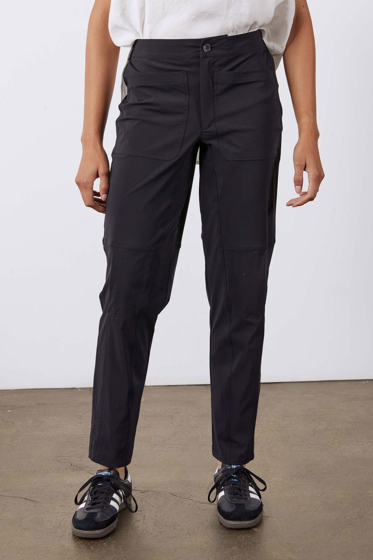 The Petite Everlasting Slim Pants