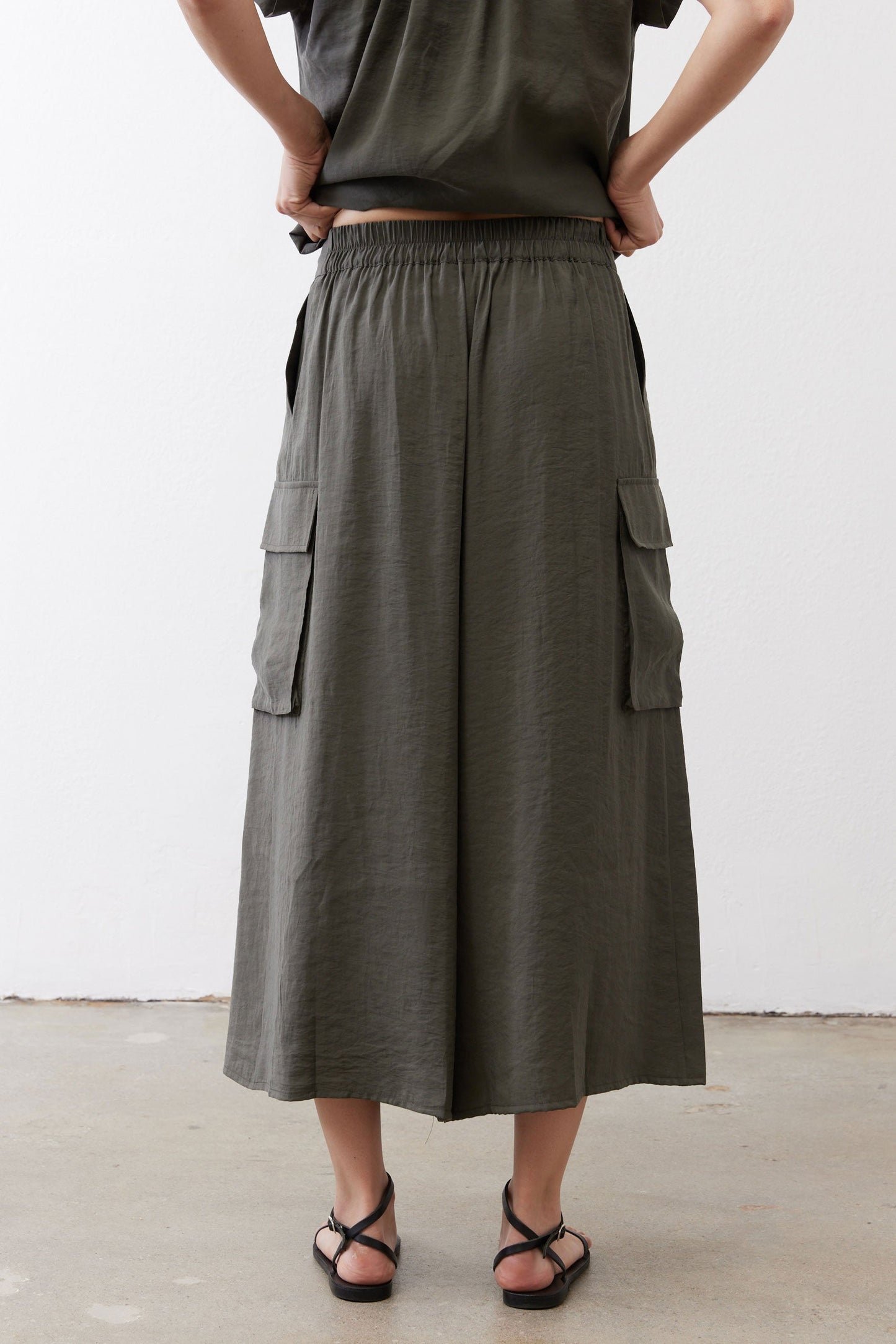 The Light Poplin Cargo Skirt Pants