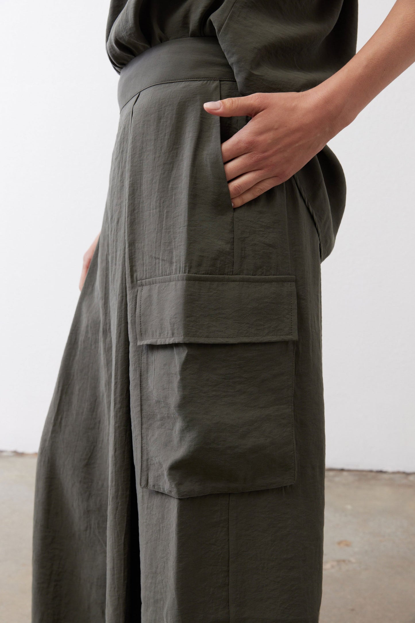 The Light Poplin Cargo Skirt Pants