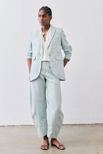 The Linen Classic Blazer That Upgrades You