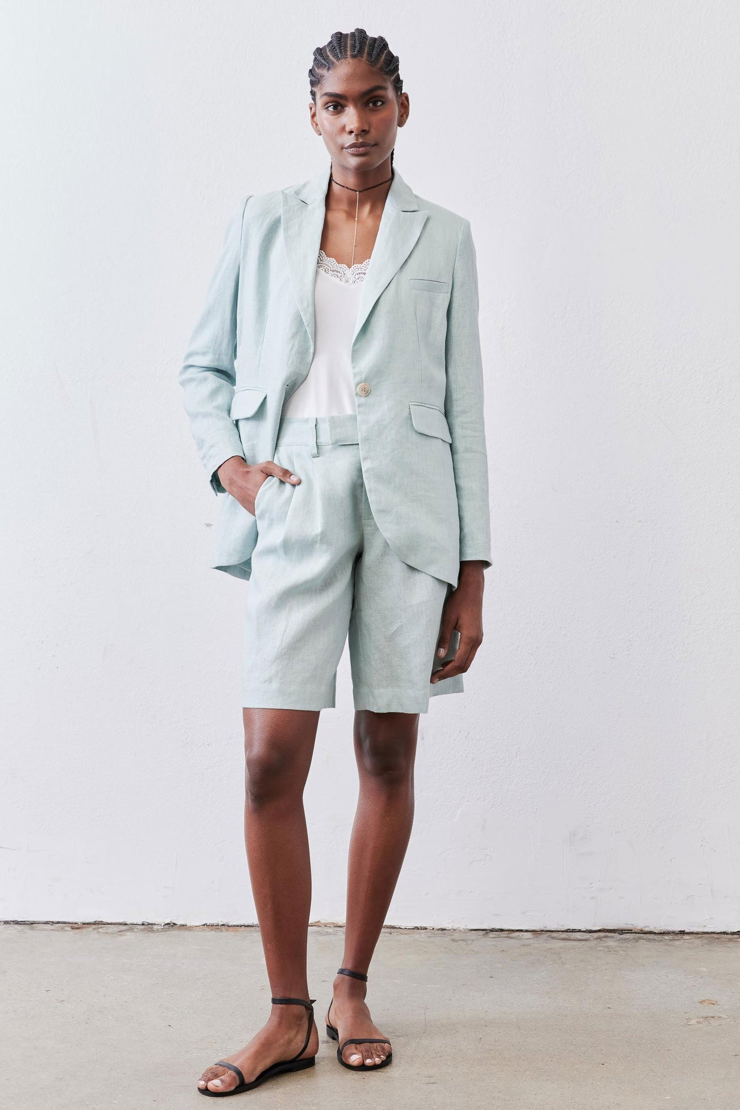 The Linen Classic Blazer That Upgrades You