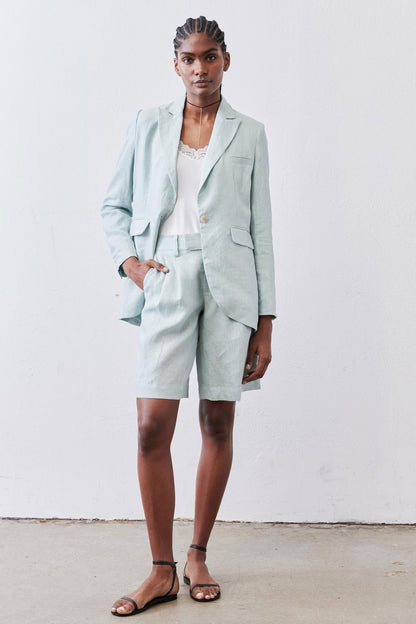 The Pleated Bermuda Shorts