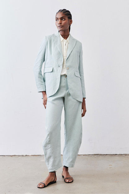 The Linen Classic Blazer That Upgrades You