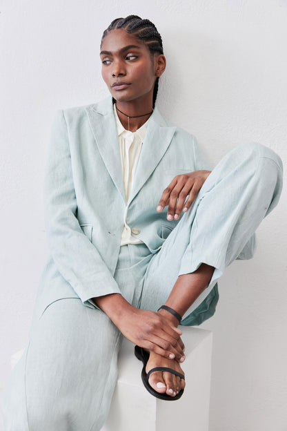 The Linen Classic Blazer That Upgrades You