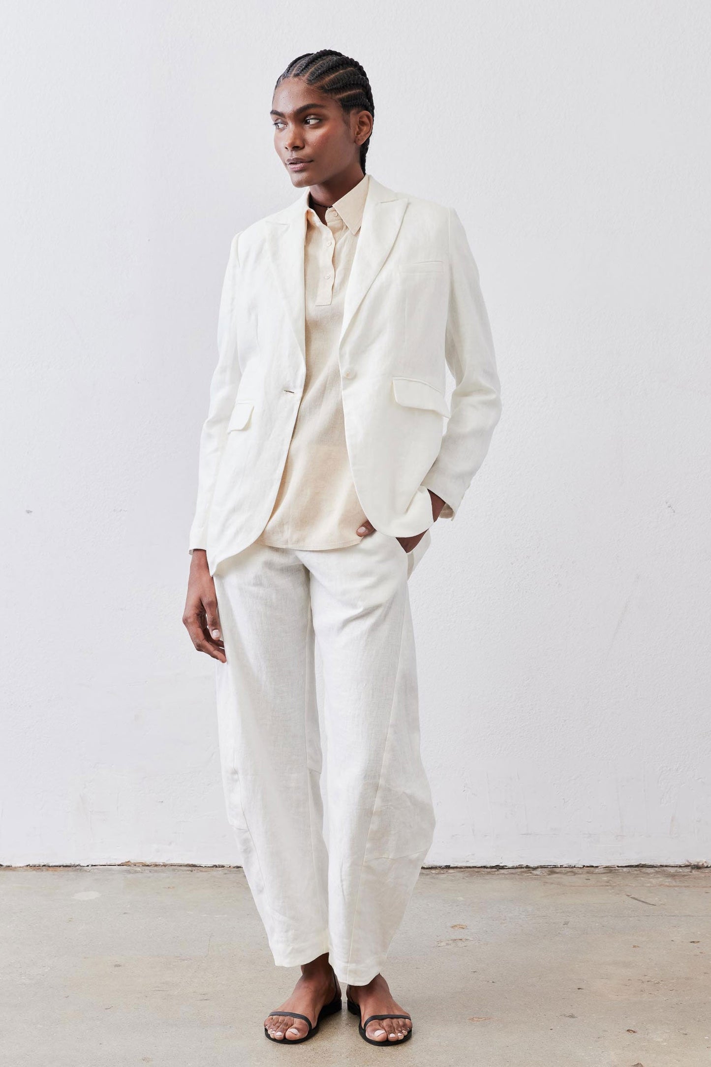 The Linen Classic Blazer That Upgrades You