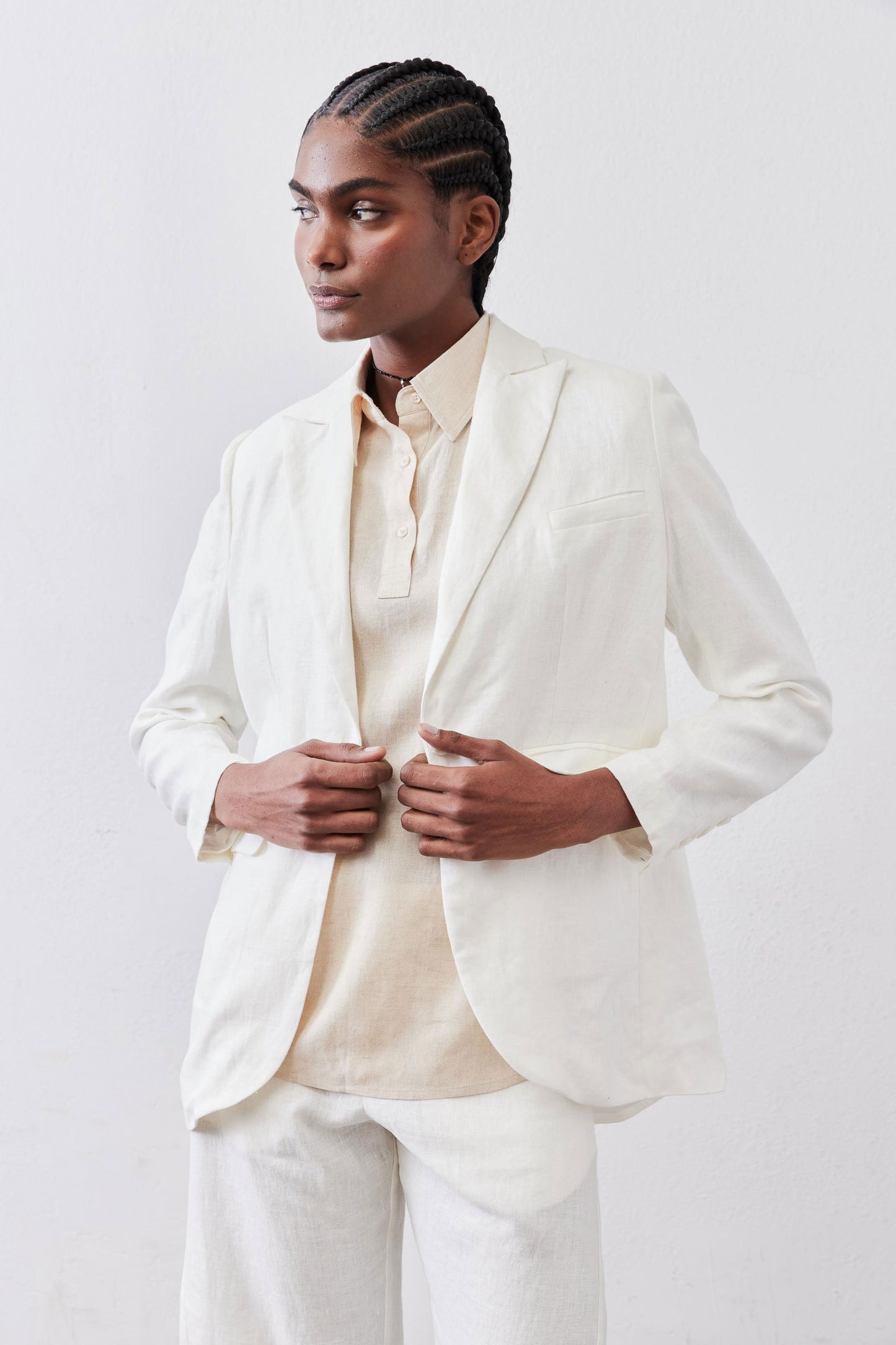 The Linen Classic Blazer That Upgrades You