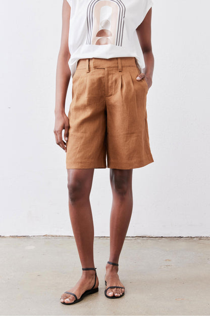 The Pleated Bermuda Shorts