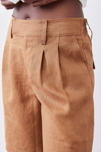 The Pleated Bermuda Shorts