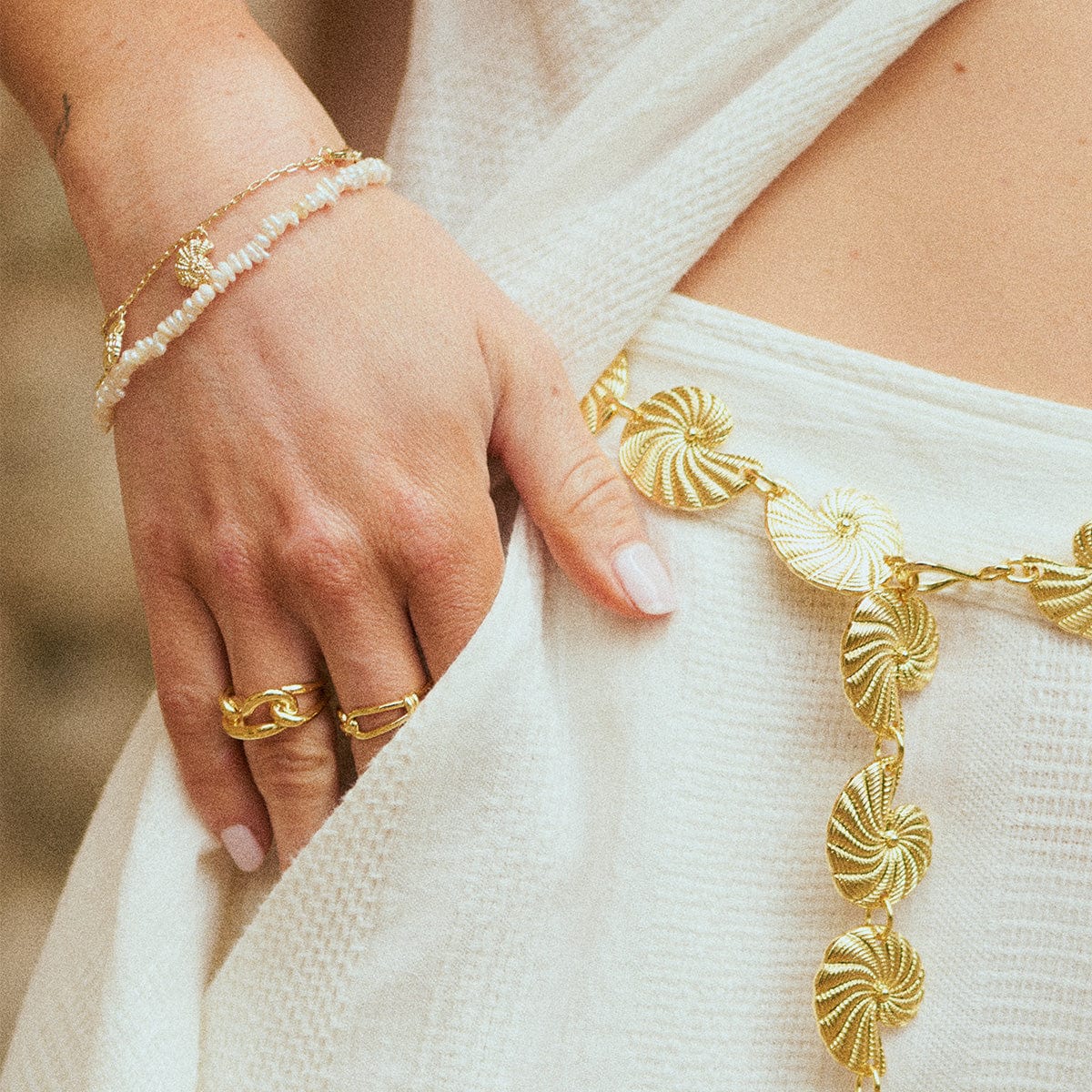 Polly Beach Pearl T Bar Bracelet 18ct Gold Plate