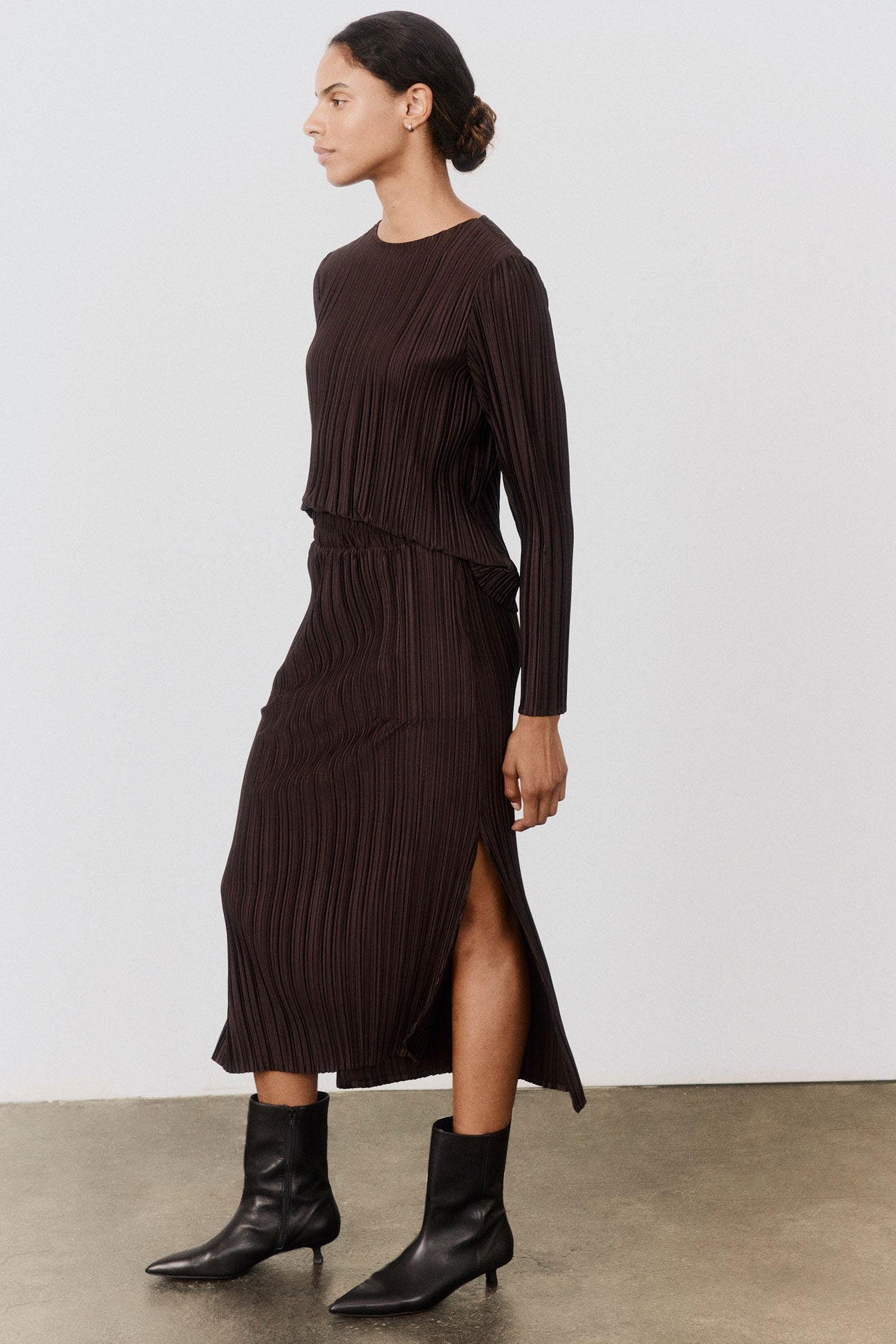 Relaxed Pleated Skirt