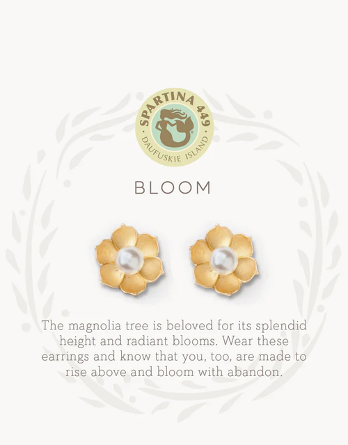 Sea La Vie Stud Earrings Bloom/Magnolia Flower Gold