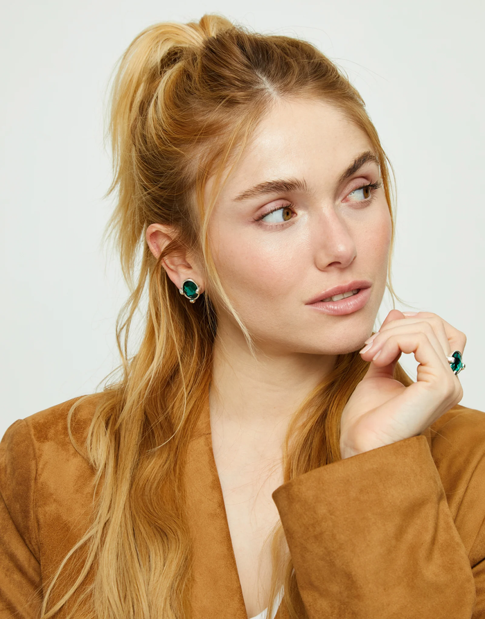 Ser Deslumbrante Oval Green Faceted Crystal Stud Earrings