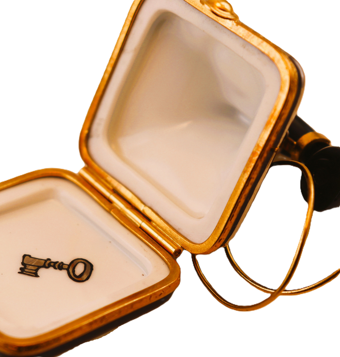 SKU# 7701 - Square Black Old Fashionned Telephone