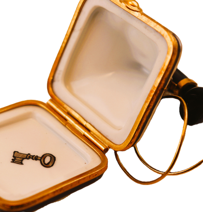 SKU# 7701 - Square Black Old Fashionned Telephone