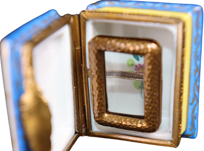 SKU# C012108P - Photo Album - Trianon theme -