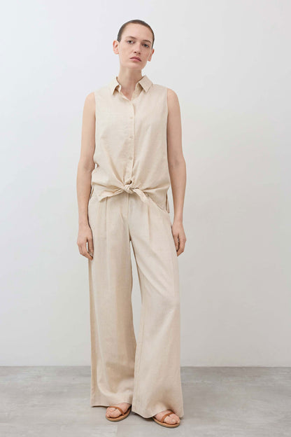 Sleeveless Tie Front Button Down