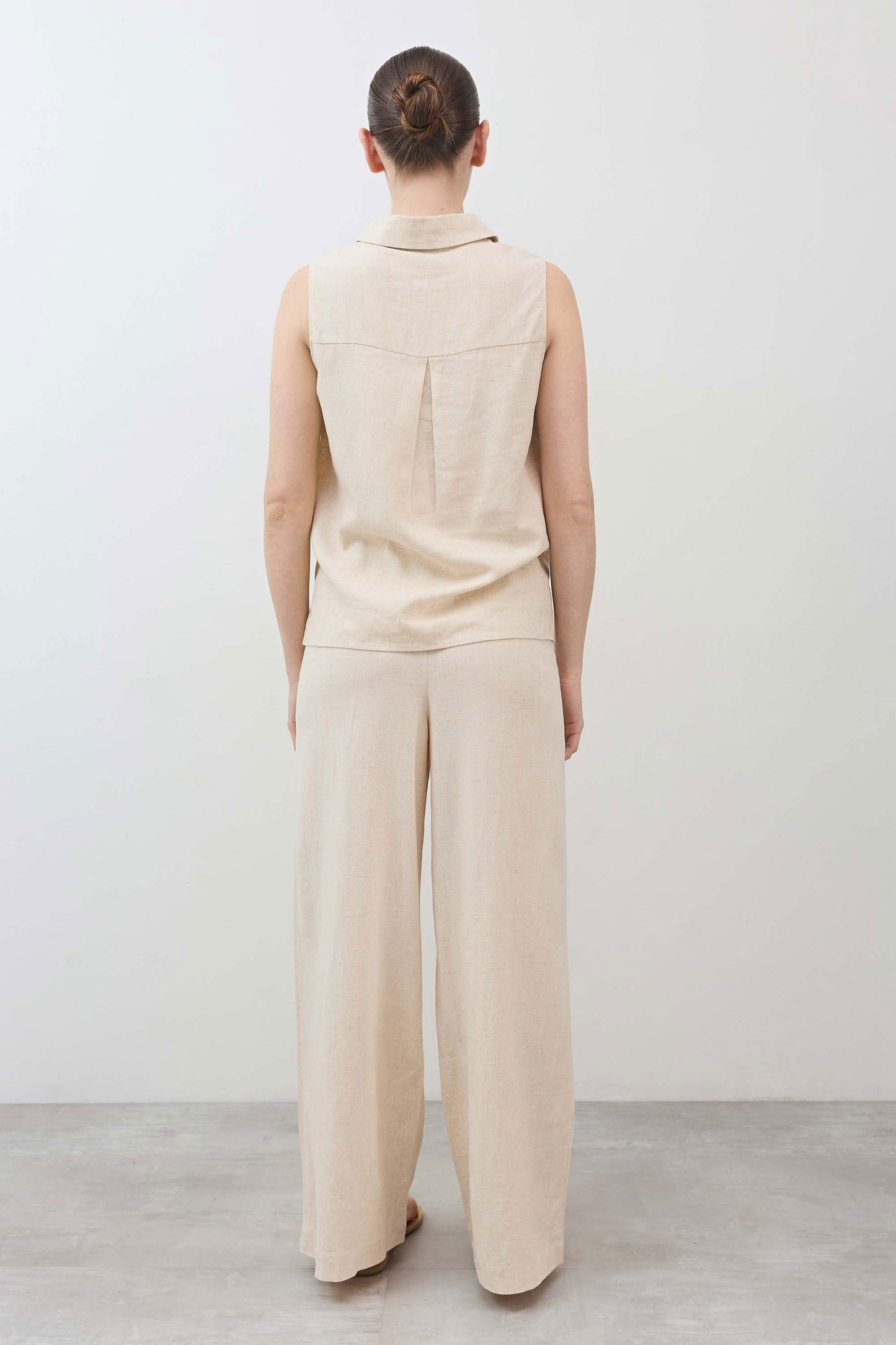 Sleeveless Tie Front Button Down