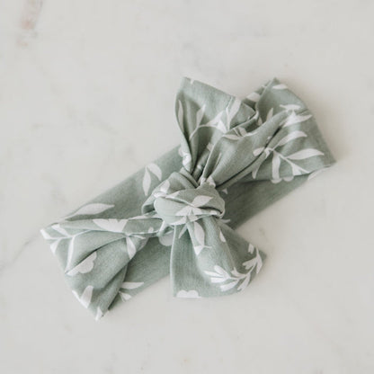 Bow / Sweet Alyssum