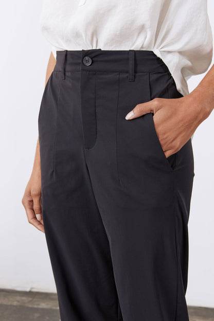 Petite Not Too Tapered Pants
