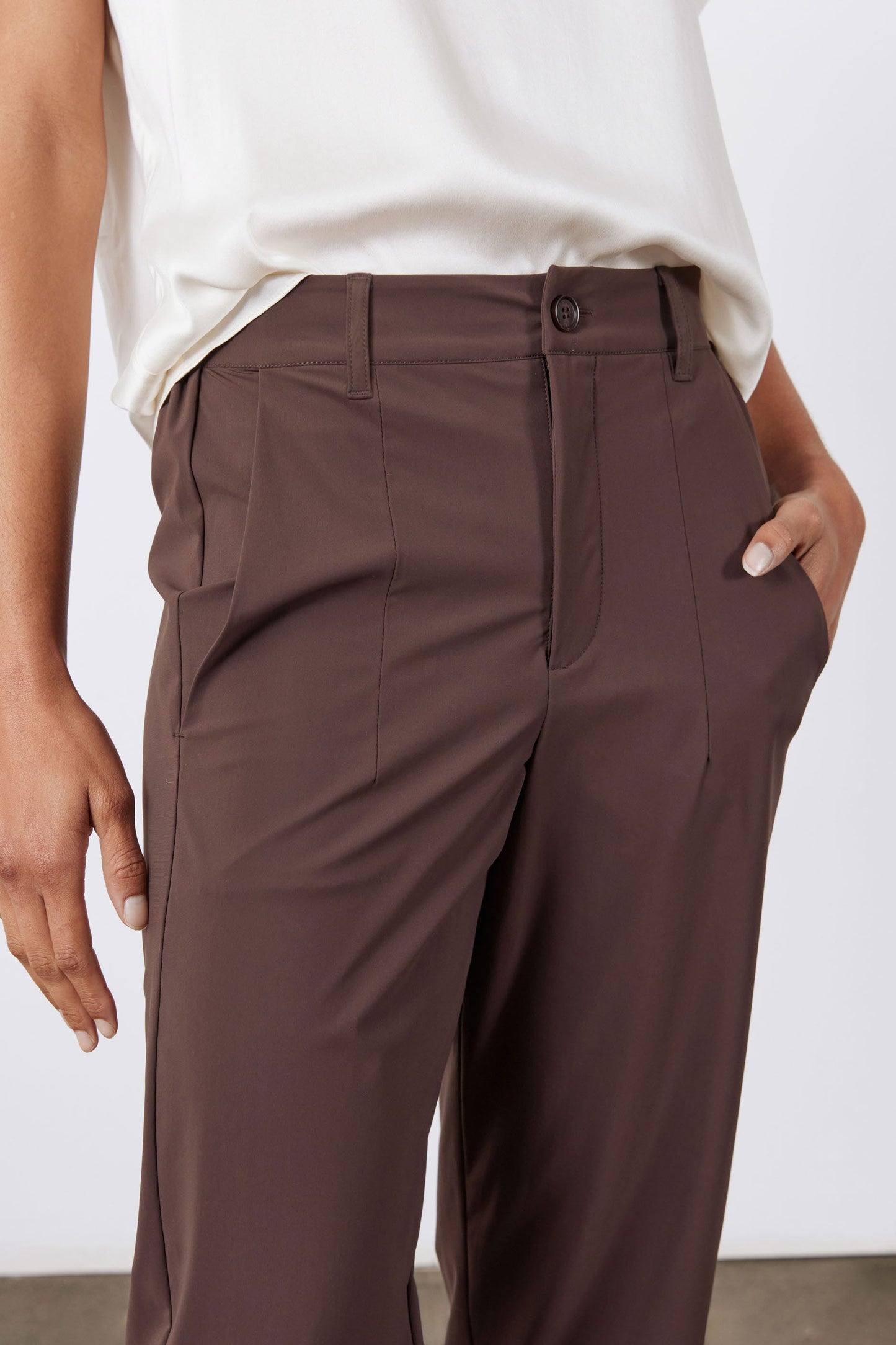 Petite Not Too Tapered Pants