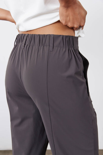 Petite Not Too Tapered Pants