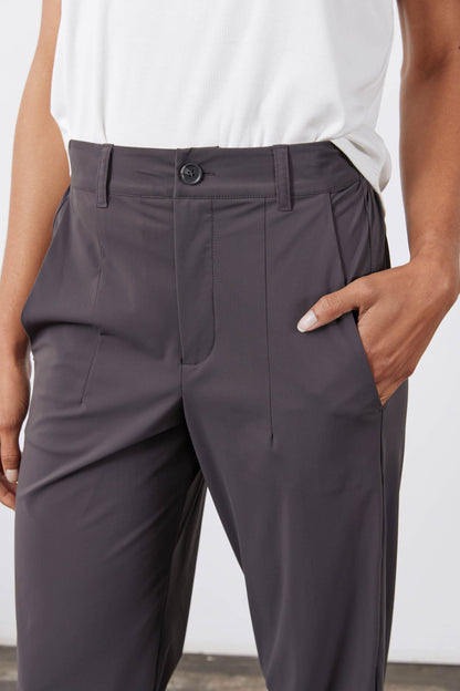 Petite Not Too Tapered Pants