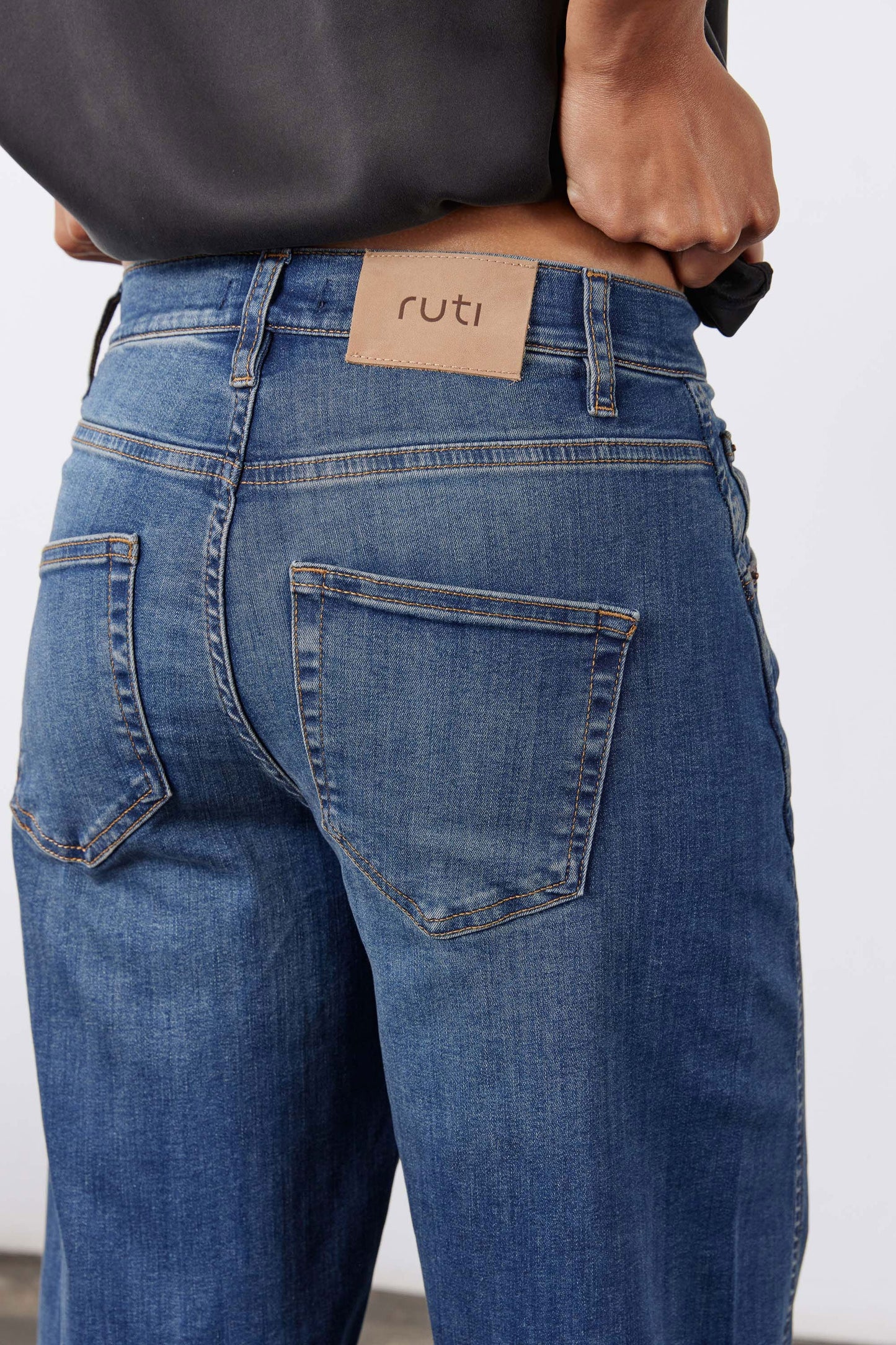The Long Ultimate Barrel Leg Jeans 2.0