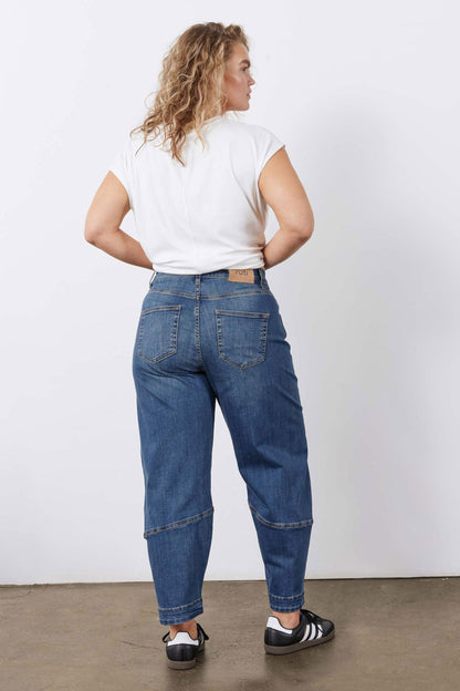 The Petite Ultimate Barrel Leg Jeans 2.0