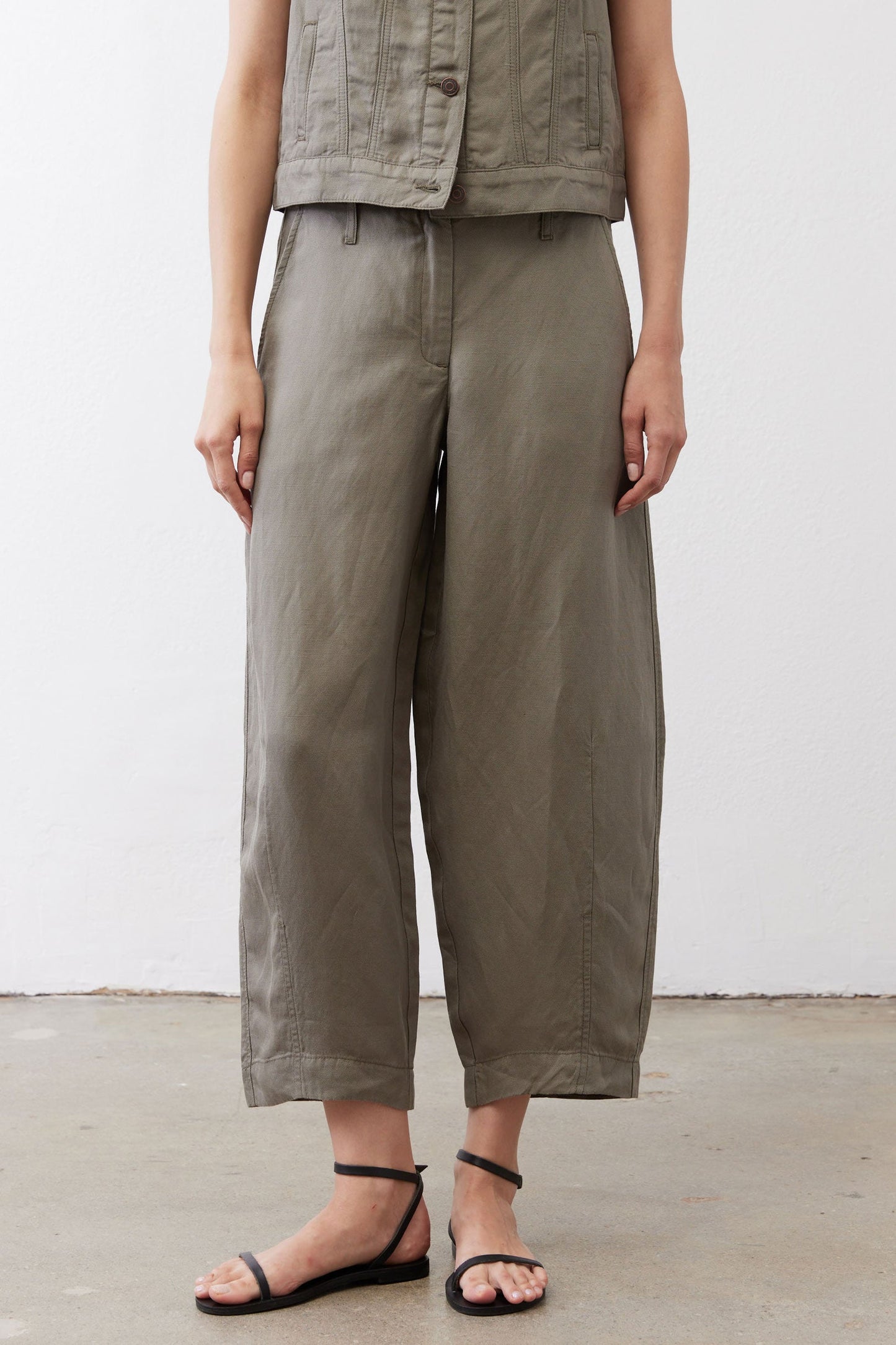 The Petite Wide Leg Ankle Pants