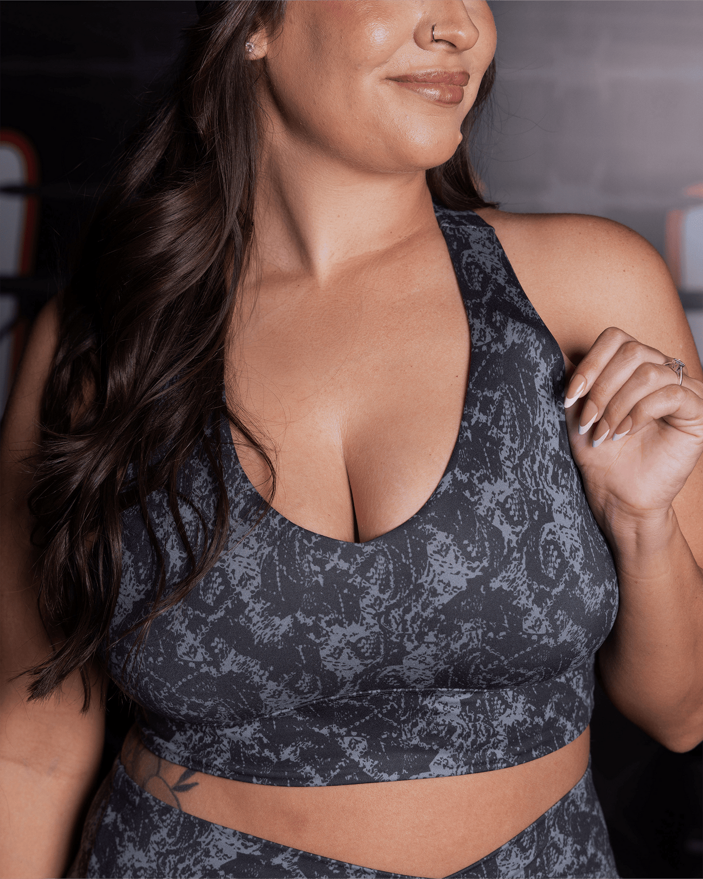 Women's Untamed Sports Bra - Gray Snakeskin